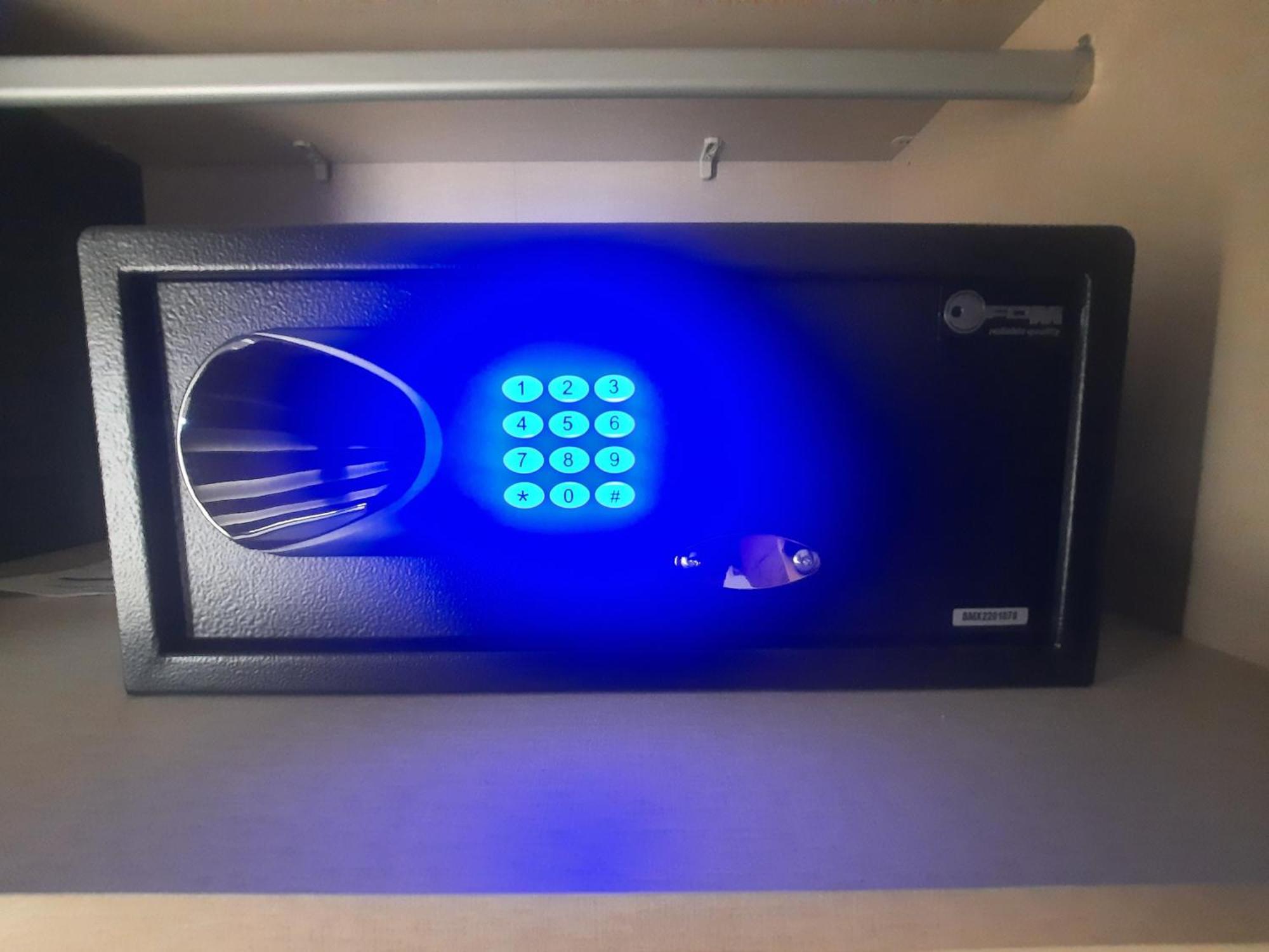 Apartman Lux-Besplatno Koriscenje Zasebne Garaze Σρέμσκα Μιτρόβιτσα Εξωτερικό φωτογραφία